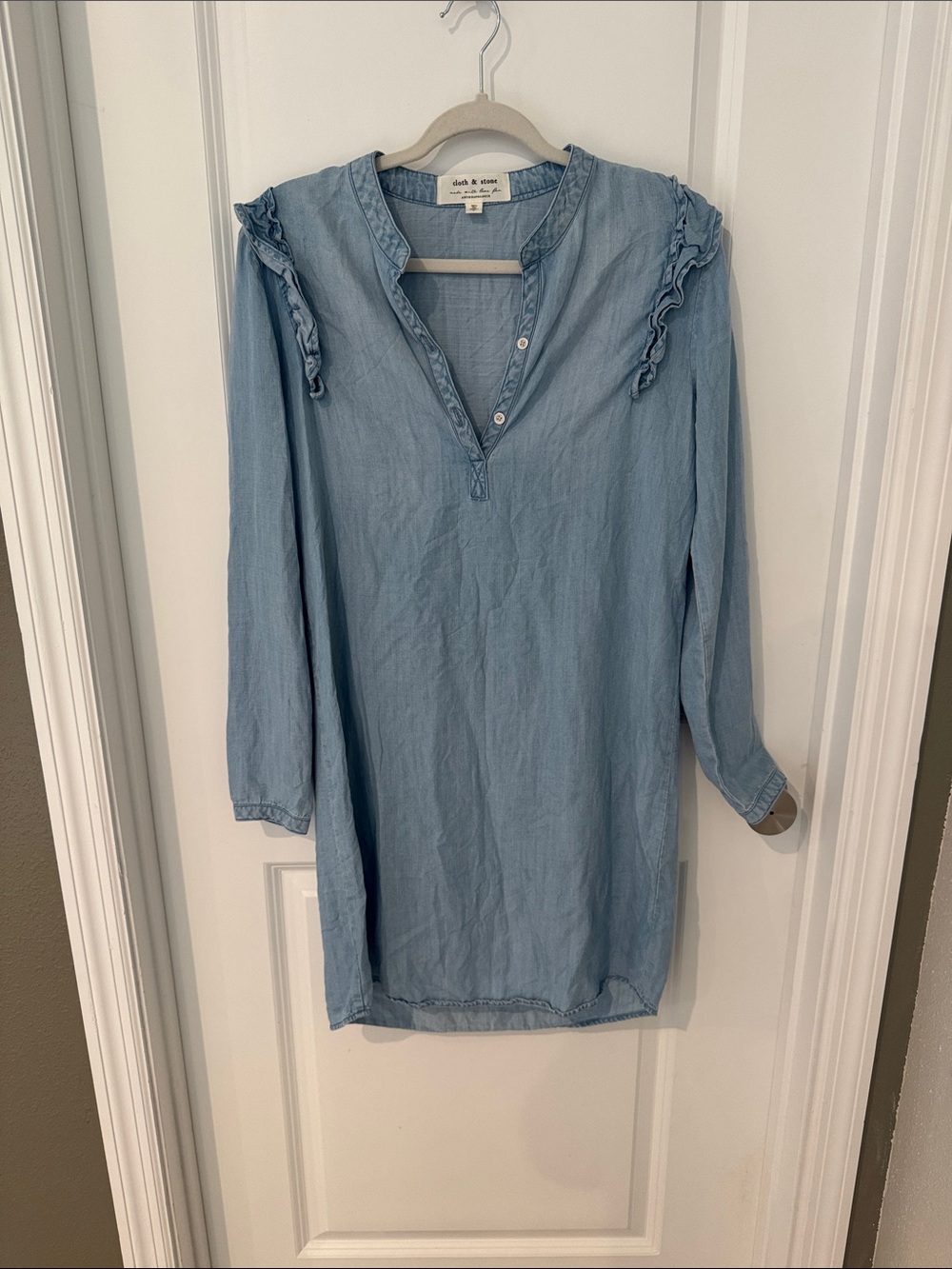 cloth & stone Chambray Ruffle-Shoulder Tunic in Light Blue